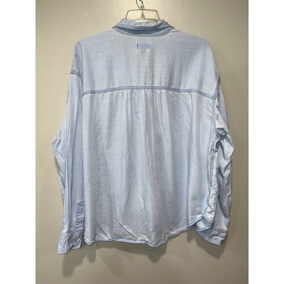 Old‎ Navy Women's Light Blue Lyocell Button-Up Shirt Size XL With Pocket - Picture 2 of 7